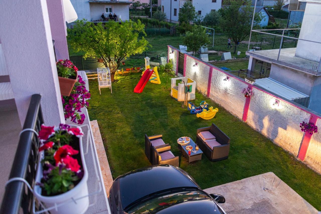 Apartman Mona Podgorica Buitenkant foto