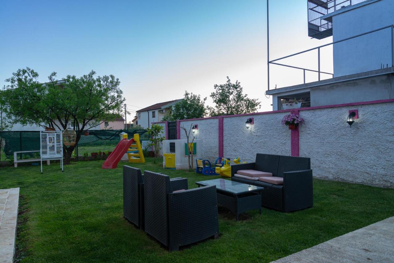 Apartman Mona Podgorica Buitenkant foto