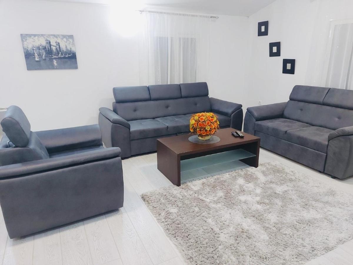 Apartman Mona Podgorica Buitenkant foto