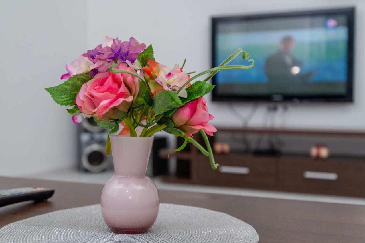 Apartman Mona Podgorica Buitenkant foto